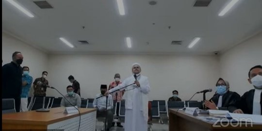 Hakim Tolak Seluruh Nota Keberatan Rizieq Syihab Terkait Kasus RS Ummi Bogor