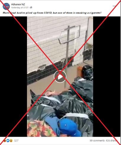 tumpukan kantong plastik bukan jenazah covid