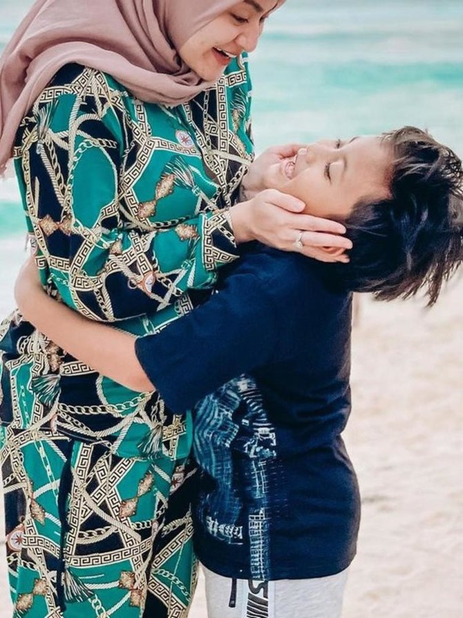 liburan nathalie bersama anak anak