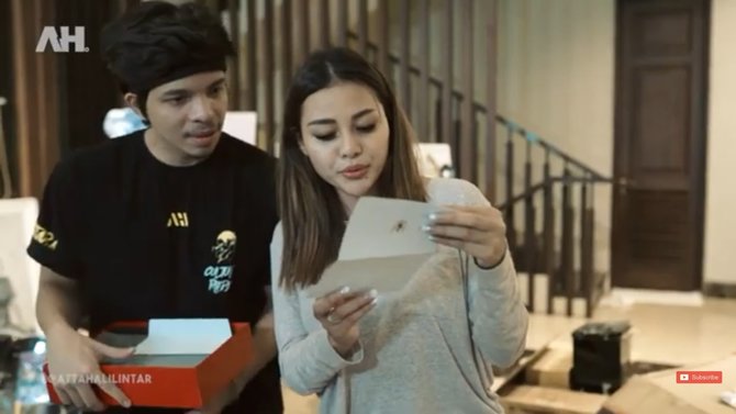 ini penampakan kado dari istri jokowi buat atta dan aurel