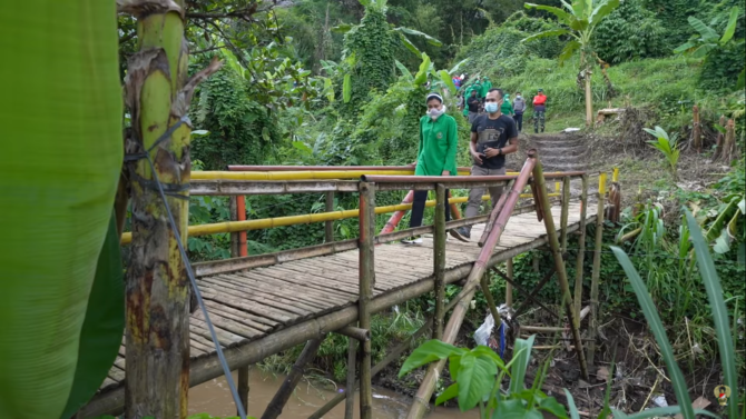 hetty sambangi warga hidup susah tapi pantang mengemis