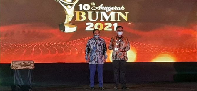 dirut pos indonesia raih ceo bumn terbaik driving transformation 2021