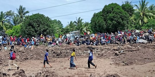 Jokowi: Terus Cari dan Temukan 45 Korban Bencana NTT yang Masih Hilang