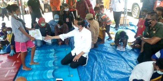 Jokowi Perintahkan Kepala Daerah di NTT Relokasi Warga Terdampak Banjir