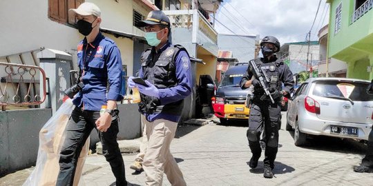 Densus 88 Geledah Rumah Warga di Kota Yogyakarta Sita Rompi dan Buku