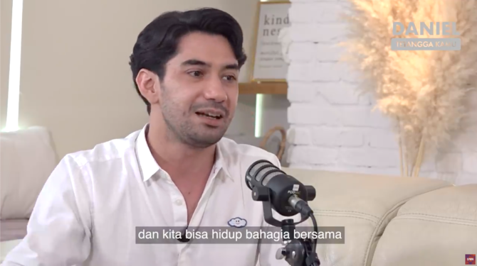 reza rahadian putuskan jadi mualaf begini reaksi sang ibu