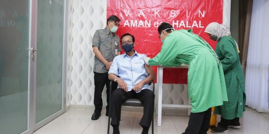 Sultan HB X Disuntik Vaksin Covid-19 Dosis Kedua