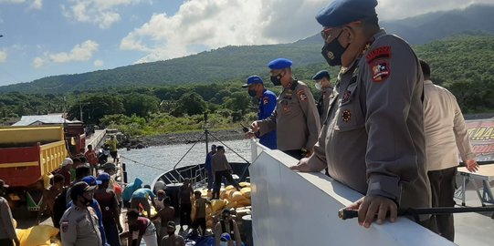 Dua Jenderal Polisi Turun Tangan Cari Korban Banjir Bandang di Alor NTT