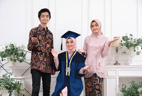 maya nabila mahasiswi s3 termuda di itb