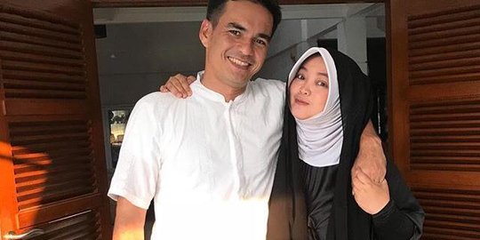 Jelang Ramadhan, Teddy Syach Kenang Momen Puasa Bersama Rina Gunawan