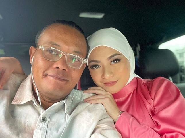 pasangan suami istri rayakan ramadan pertama