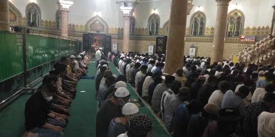 Gelar Tarawih di Tengah Pandemi, Masjid Raya Medan Terapkan Ini