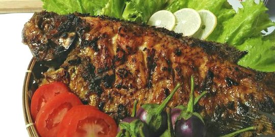 Resep Bumbu Ikan Bakar Gurih Dan Lezat Cocok Untuk Menu Harian Merdeka Com