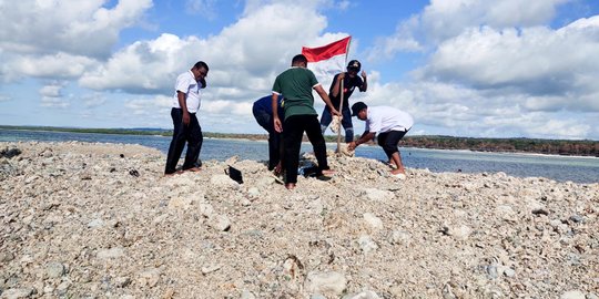 Pulau Kecil Muncul di Rote Ndao Pascabadai Seroja