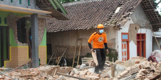 Korban Meninggal Akibat Gempa di Malang Bertambah Menjadi 4 Orang