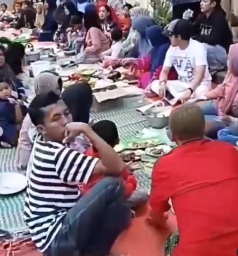 viral video warga sekampung ngeliwet sambut ramadhan netizen tekankan soal corona