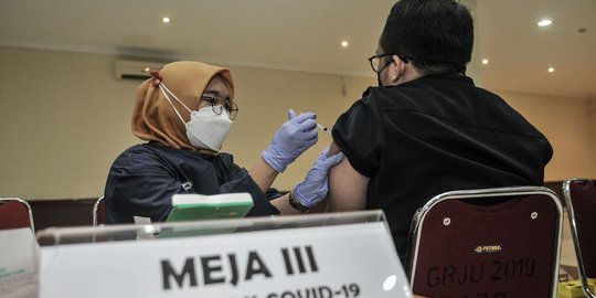 Antisipasi KIPI, Vaksinasi Covid-19 Digelar Malam Hari Saat Ramadan