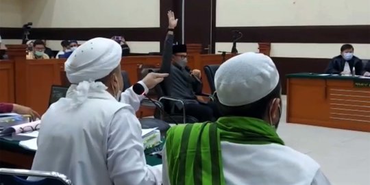 Emosi Rizieq Syihab, Sebut Bima Arya Bohong dan Tunjuk Jaksa di Persidangan