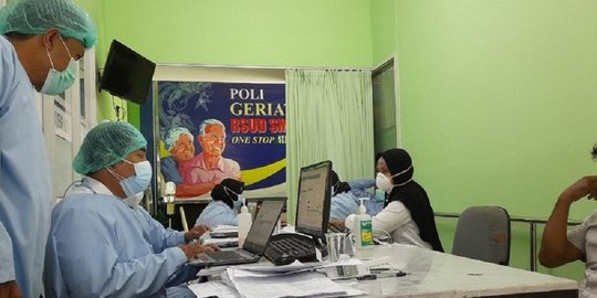 Warga Muntah Darah Usai Divaksinasi, Dinkes Pamekasan Sebut karena Penyakit Bawaan