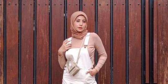Kenakan Hijab selama Ramadan, Ini 4 Potret OOTD Awkarin yang Makin Cantik