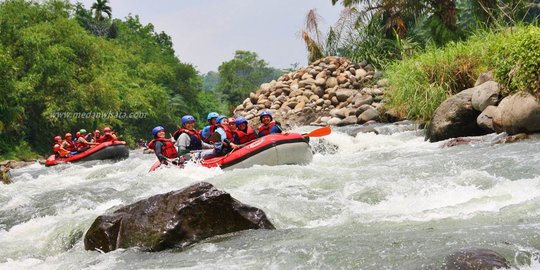 Tantang Adrenalin, Begini Keseruan Arung Jeram di Sungai Bingei Langkat