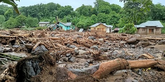 Pasca Banjir Bandang, Pertamina Pastikan Kecukupan Suplai BBM di Adonara NTT
