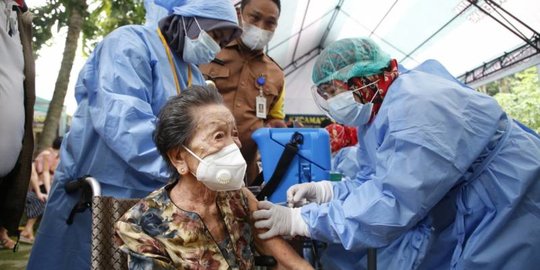 Kisah Inna Wati, Lansia Tertua Berusia 102 Tahun di Tangerang yang Jalani Vaksinasi