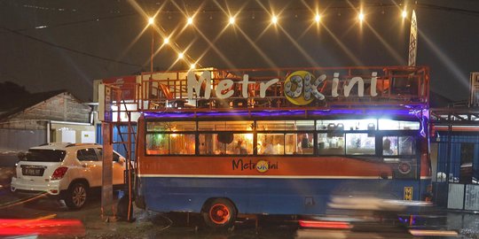 Uniknya Kafe Berkonsep Metromini di Bekasi