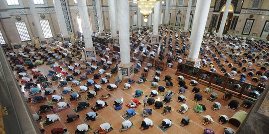 Pelaksanaan Salat Jumat di Minggu Pertama Ramadan dengan Protokol Kesehatan