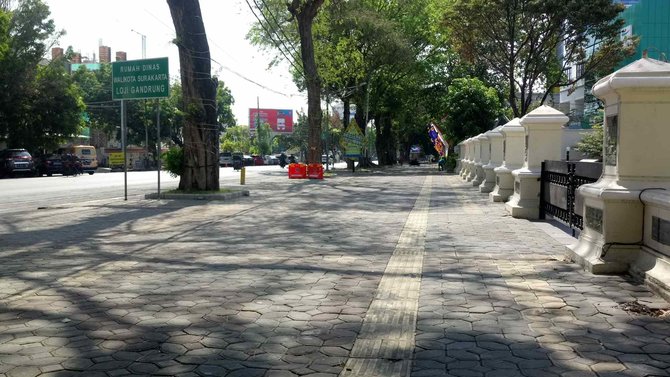 area city walk di sekitar rumah dinas wali kota solo loji gandrung