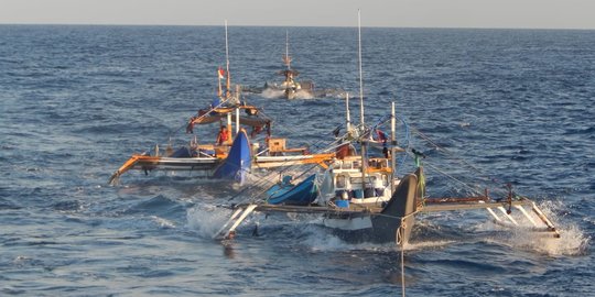 KKP Tangkap 1 Kapal Ikan Asing Ilegal Berbendera Malaysia di Selat Malaka