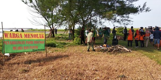 Penambangan Pasir Ilegal di Muara Sungai Opak Rusak Pertanian dan Hutan Mangrove