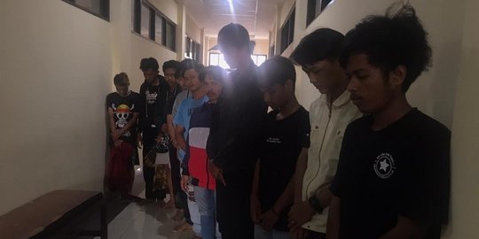 Nongkrong di Pinggir Jalan, 11 Remaja Diduga Geng Motor di Karawang Ditangkap Polisi