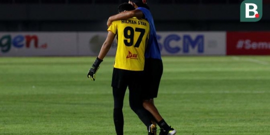 Tangisan Kiper Ajaib PSM, Tampil Istimewa di Semifinal Piala Menpora tapi Timnya Tersingkir