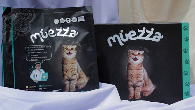 muezza makanan kucing halal