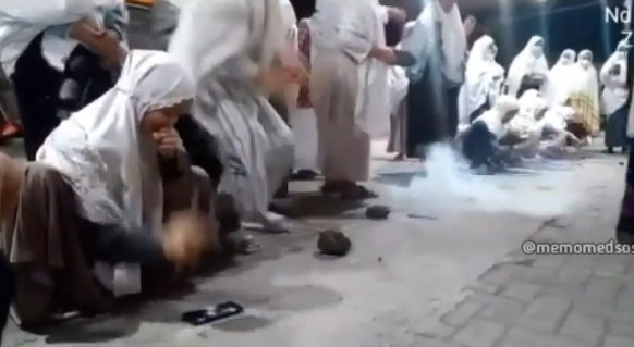 viral video para santriwati ramai ramai hancurkan hp pakai batu