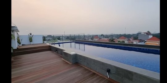 5 Potret Rooftop di Rumah Mewah Zaskia Sungkar, Halamannya Luas dan Ada Kolam Renang