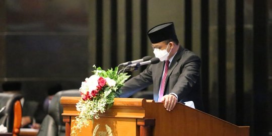 Depan DPRD, Anies Baswedan Paparkan Hasil Pembangunan di Jakarta