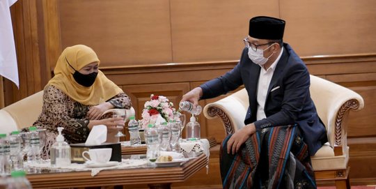 Bertemu Khofifah di Bandung, Ridwan Kamil Sebut Tak Bahas Pilpres 2024