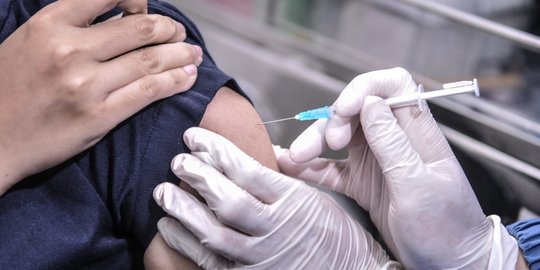 CEK FAKTA: Tidak Benar Vaksin Covid Tingkatkan Limfosit yang Mematikan bagi Manusia