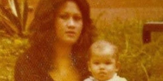 Unggah Foto Lawas dengan Ibu, Tamara Bleszynski Tulis Pesan Menyentuh di Hari Kartini