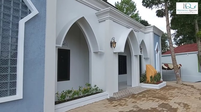 potret masjid di villa eks kapolri da039i bachtiar