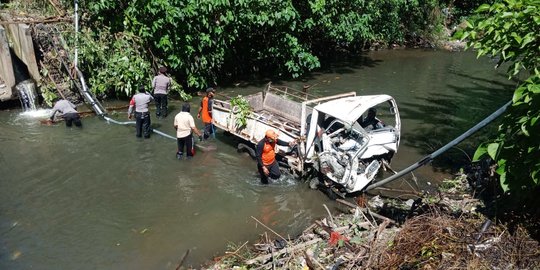 Truk Angkut 8 Penumpang Terjun ke Sungai di Bali, Sopir Tewas