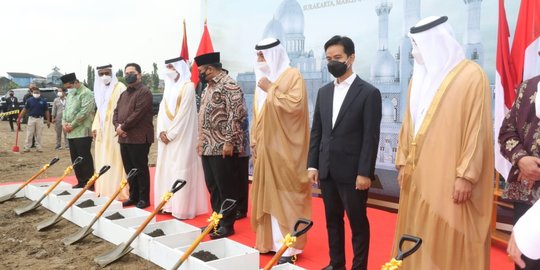 Gibran Targetkan Pembangunan Masjid Raya Sheikh Zayed Solo Rampung 15 Bulan