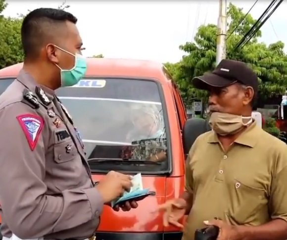 kelakuan polisi baik