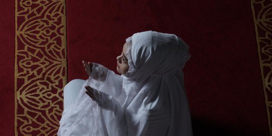 Bacaan Tahmid, Takbir, Tasbih Lengkap Beserta Zikir Setelah Salat