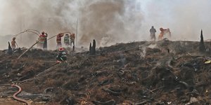 Sudah 4 Hari Kebakaran Lapak Ban Bekas di Bogor Belum Padam