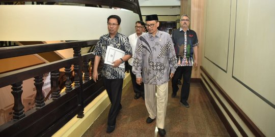 DPR Temukan Kamus Sejarah Indonesia Tetap Beredar dan Dijual di Toko Daring