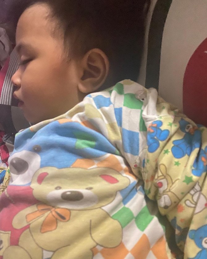 anak asri welas tercebur kolam renang