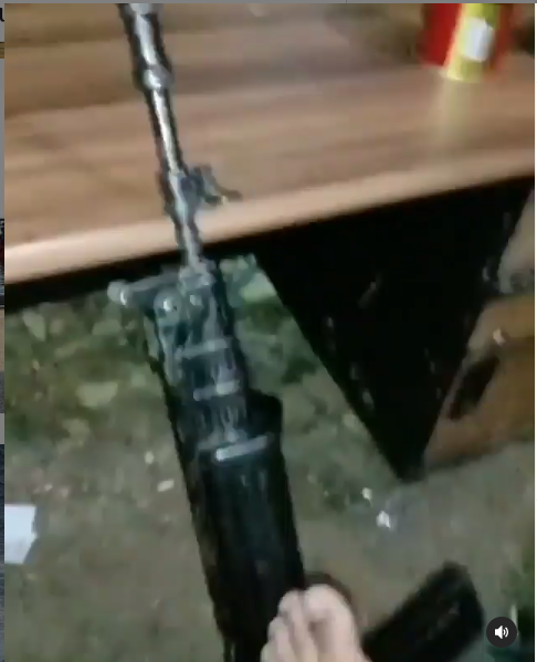 prajurit tni sahur seadanya di pedalaman